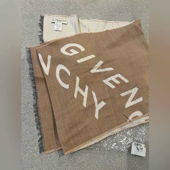 NEW Givenchy Beige Cream Wool Scarf - Picture 3 of 13